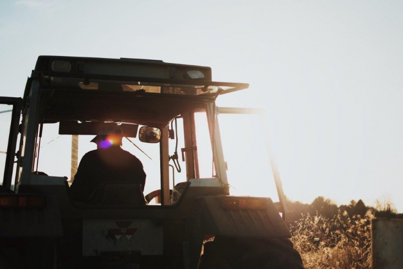 CONDUÇÃO DE VEÍCULOS AGRÍCOLAS